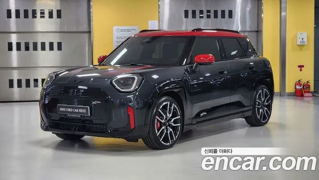 Фотография автомобиля — MINI Aceman 1st Gen