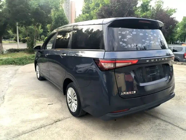 Wuling Jiachen — Фото автомобиля 4