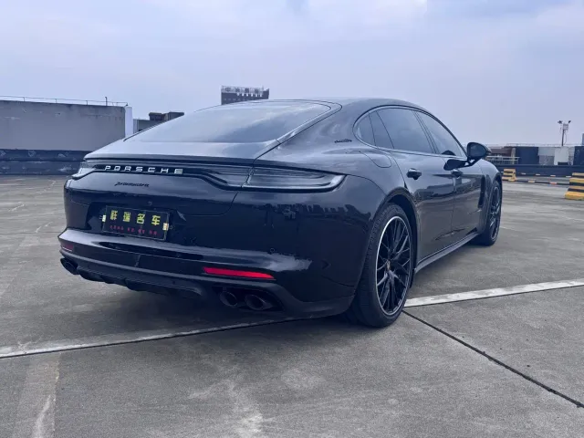 Porsche Panamera — Фото автомобиля 21