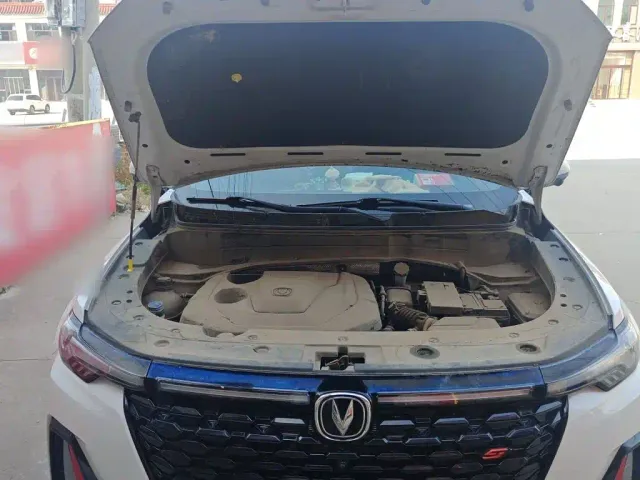 Changan CS35 Plus — Фото автомобиля 10