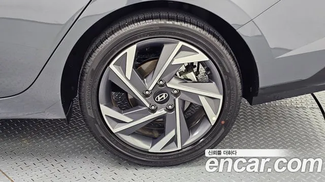 Hyundai Avante CN7 — Фото автомобиля 21