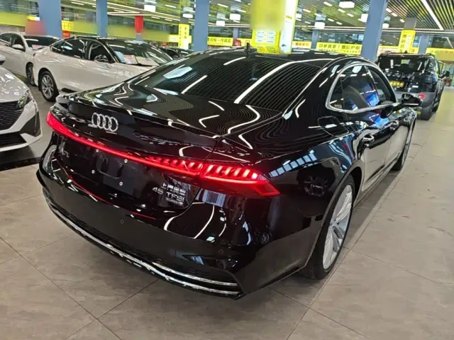 Audi A7L — Фото автомобиля 6