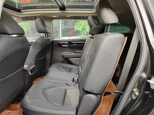 Toyota Highlander — Фото автомобиля 8
