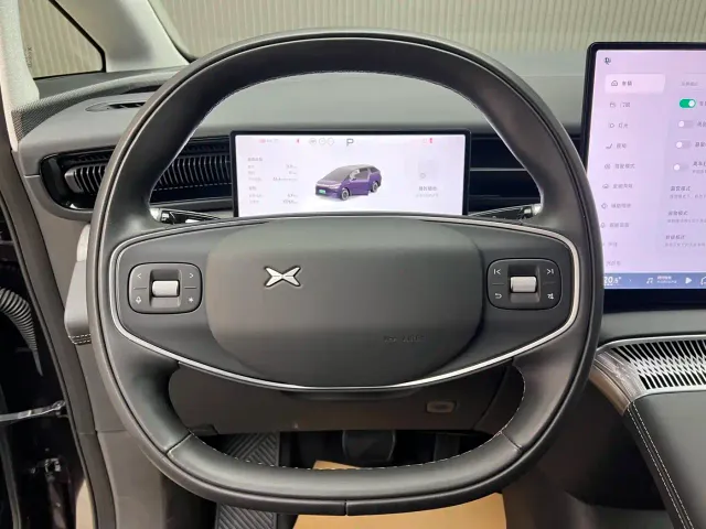 Xpeng X9 — Фото автомобиля 20