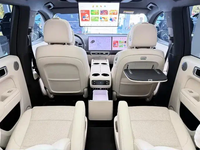 Li Auto L8 — Фото автомобиля 8