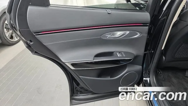 Genesis GV70 — Фото автомобиля 14