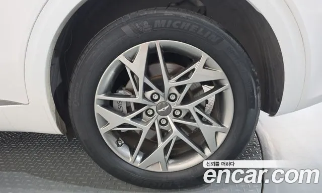 Genesis GV70 — Фото автомобиля 6