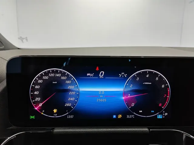 Mercedes-Benz GLA-Class — Фото автомобиля 8