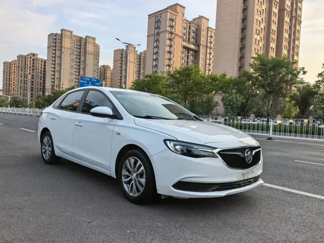 Buick Excelle — Фото автомобиля 2