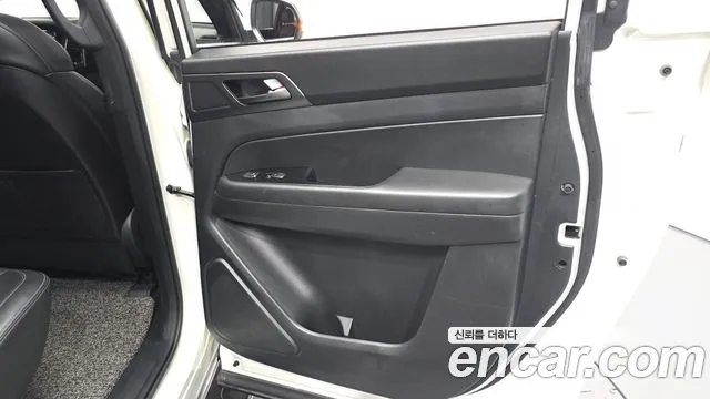 KG_Mobility_Ssangyong Rexton Новый Rexton Sport Khan Дизель 2.2 4WD — Фото автомобиля 25
