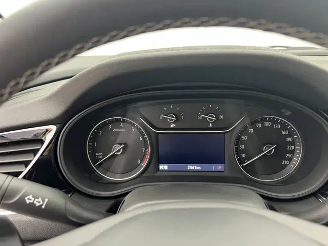 Buick Regal — Фото автомобиля 11