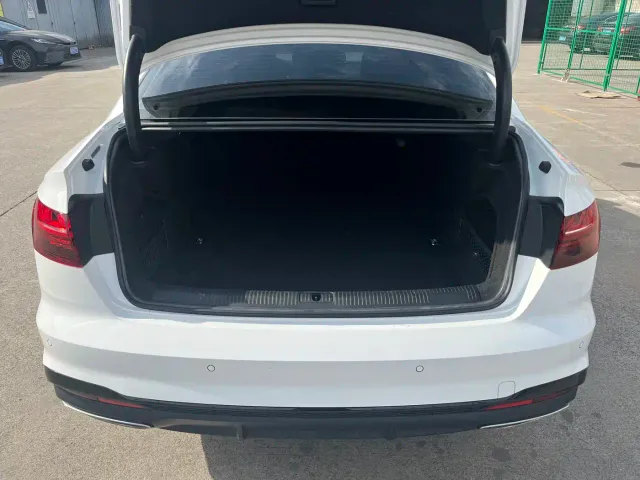 Audi A4L — Фото автомобиля 12