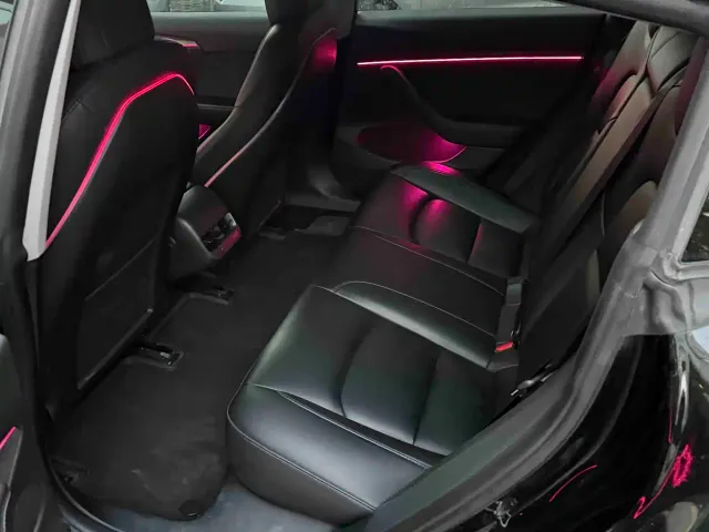 Tesla Model 3 — Фото автомобиля 7
