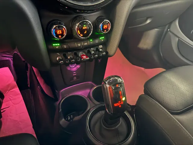 MINI Hatch — Фото автомобиля 17
