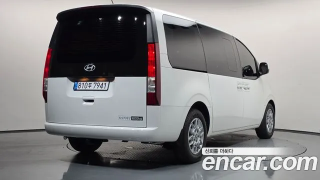 Hyundai Staria — Фото автомобиля 2