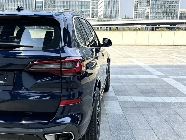 BMW X5 — Фото автомобиля 10