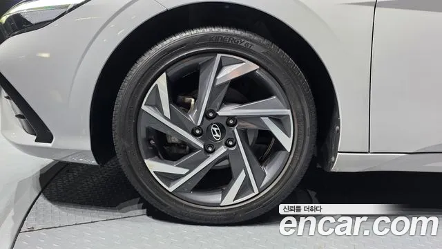 Hyundai Avante CN7 — Фото автомобиля 5