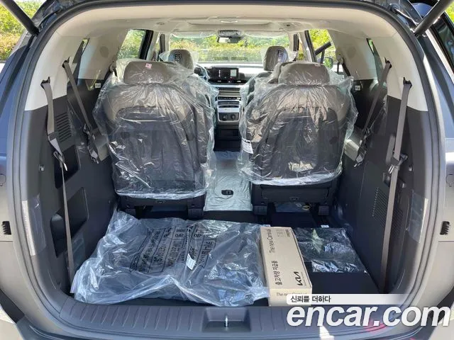 Kia Carnival Generation 4 — Фото автомобиля 18