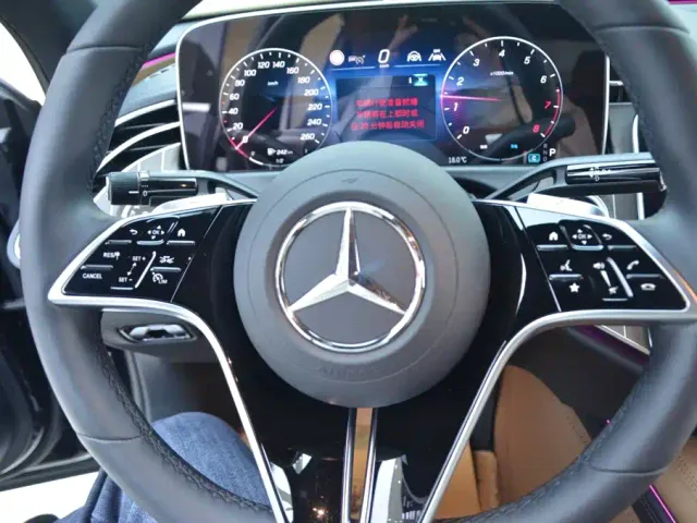 Mercedes-Benz E-Class — Фото автомобиля 8
