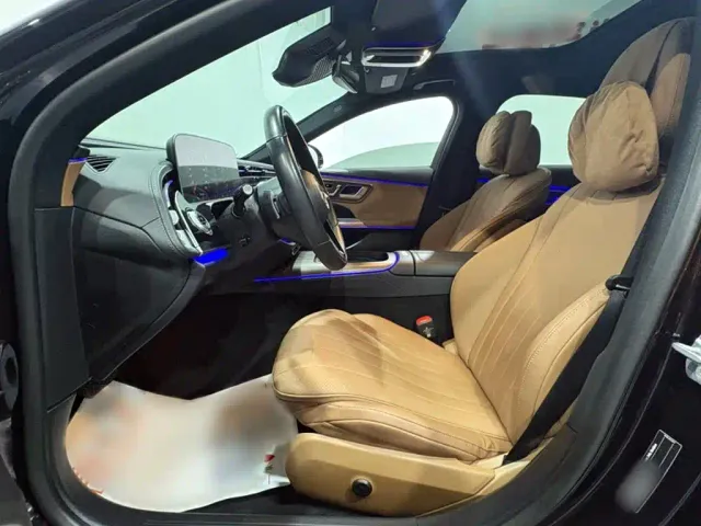 Mercedes-Benz E-Class — Фото автомобиля 8