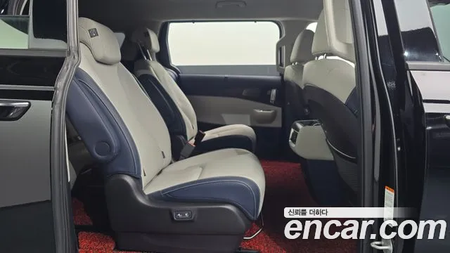 Kia Carnival Generation 4 — Фото автомобиля 16