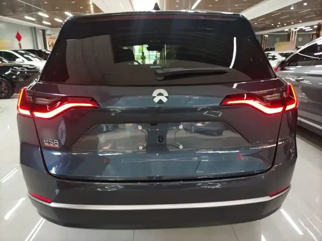 Nio ES8 — Фото автомобиля 5