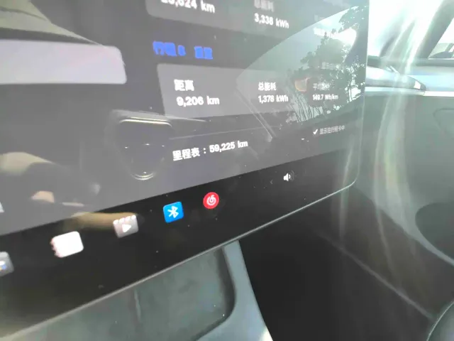 Tesla Model Y — Фото автомобиля 11