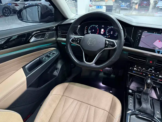 Volkswagen Passat — Фото автомобиля 10