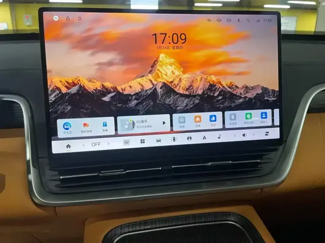 Dongfeng Yipai eπ008 2025 210Ultra Range Extender 5-Seater — Фото автомобиля 9