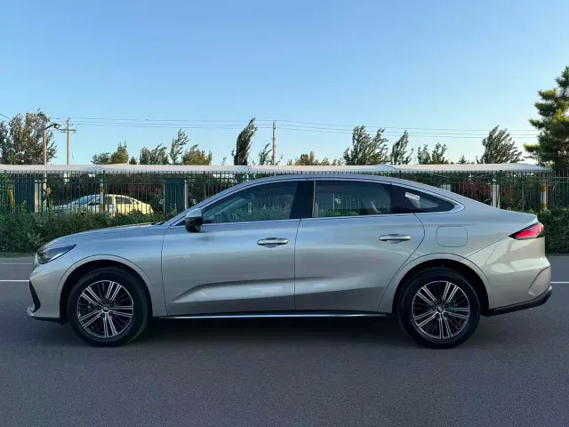 Geely Galaxy Stellar 6 — Фото автомобиля 10