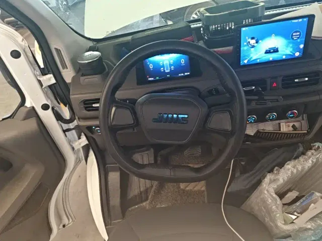 JMC E-Fushun — Фото автомобиля 10
