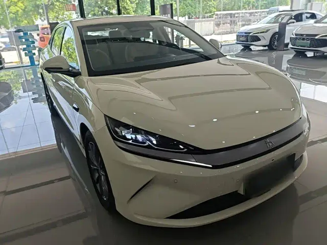BYD Qin L — Фото автомобиля 3
