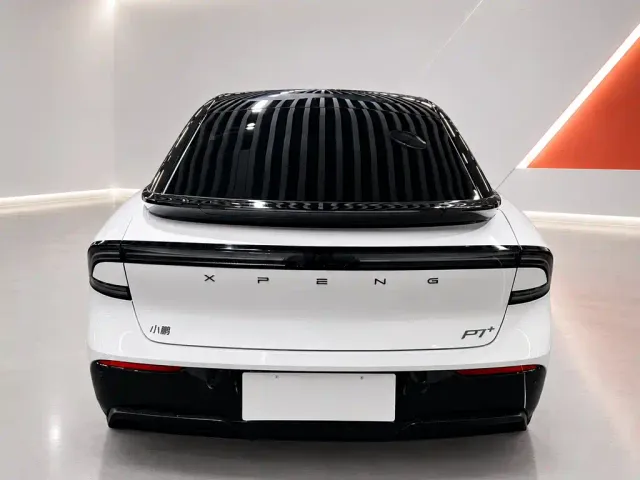 Xpeng P7+ — Фото автомобиля 5