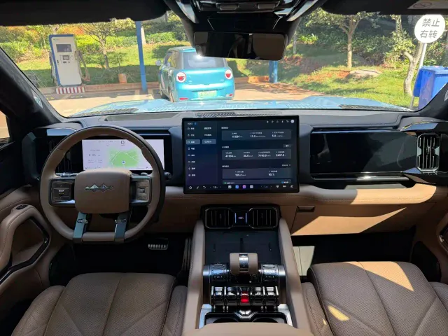BYD FangChengBao Leopard 8 — Фото автомобиля 16
