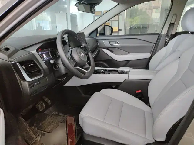 Nissan X-Trail — Фото автомобиля 10