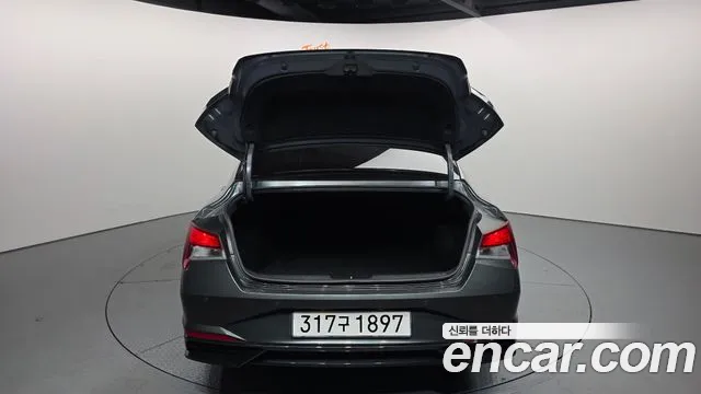 Hyundai AVANTE Avante (CN7) — Фото автомобиля 20