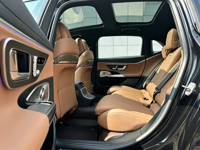 Mercedes-Benz E-Class — Фото автомобиля 12