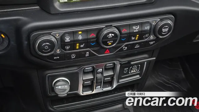 Jeep Wrangler Wrangler (JL) — Фото автомобиля 19