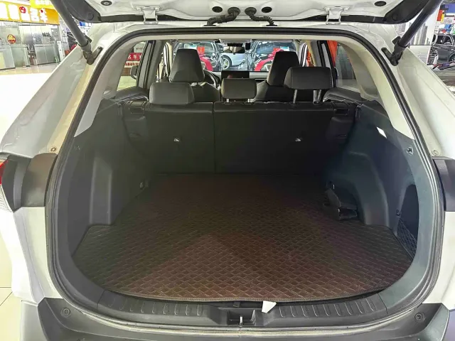 Toyota RAV4 — Фото автомобиля 19