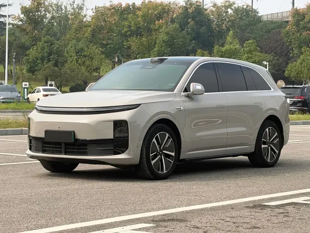 Фотография автомобиля — Li Auto L6