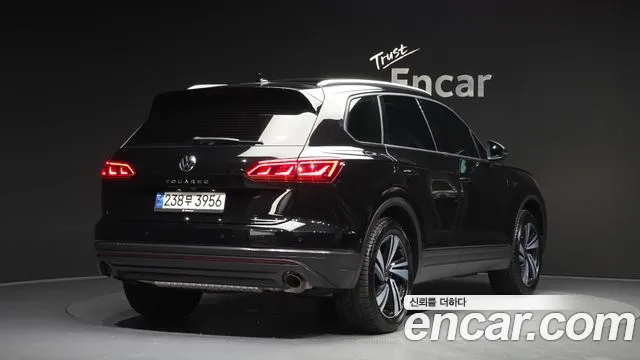 Volkswagen Touareg Touareg 3 поколение 3.0 TDI Premium — Фото автомобиля 2