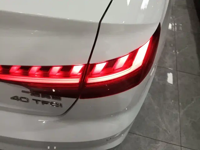 Audi A4L — Фото автомобиля 23