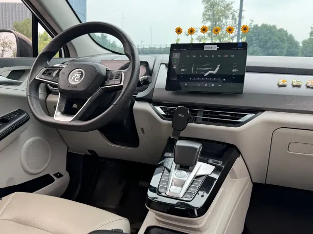 BYD Yuan Pro — Фото автомобиля 9