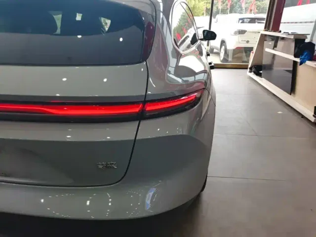 Nio ET5 Touring — Фото автомобиля 7