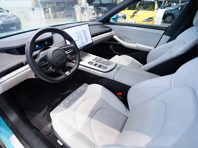 Xiaomi SU7 — Фото автомобиля 7