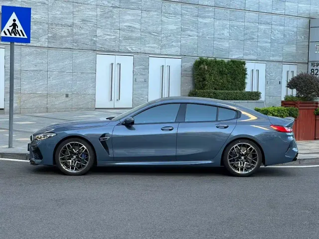 BMW M8 — Фото автомобиля 3