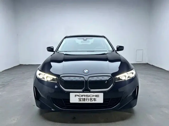 Фотография автомобиля — BMW i3
