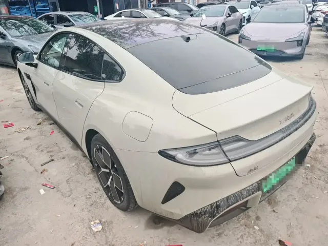 Xiaomi SU7 — Фото автомобиля 4