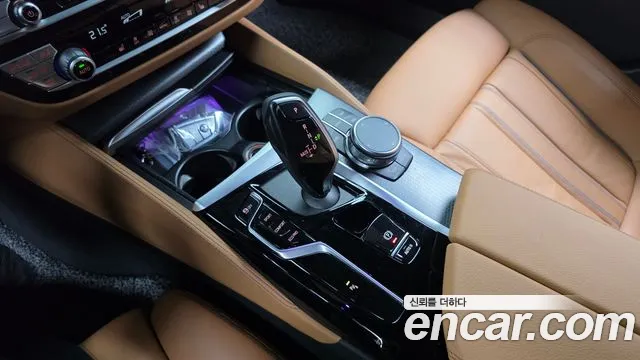 BMW 5 Series G30 — Фото автомобиля 9