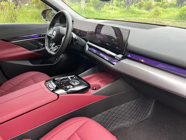 BMW 5 Series — Фото автомобиля 16